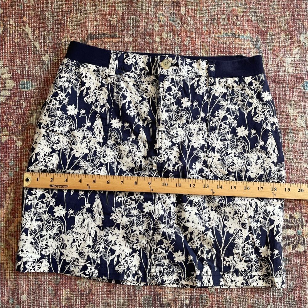 Women’s 6 Lee Riders mid rise Floral Navy and White Skort with pockets - Picture 8 of 11